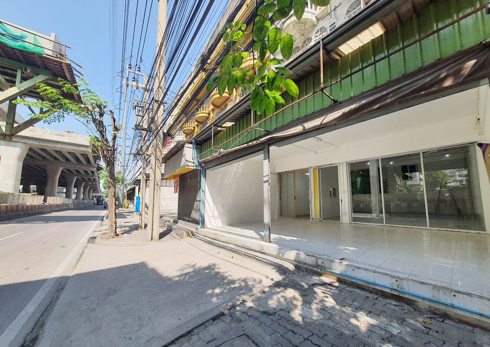 ให้เช่าพื้นที่ขายของ ติดถนนพระราม 2(ซอย 37). พื้นที่รวม 154 ตรม. ทำเลดี ...